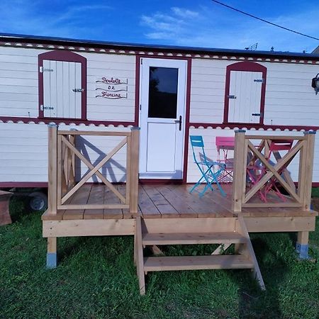 La Roulotte De Francine Guest House Chazeuil Exterior foto