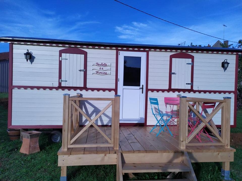 La Roulotte De Francine Guest House Chazeuil Exterior foto